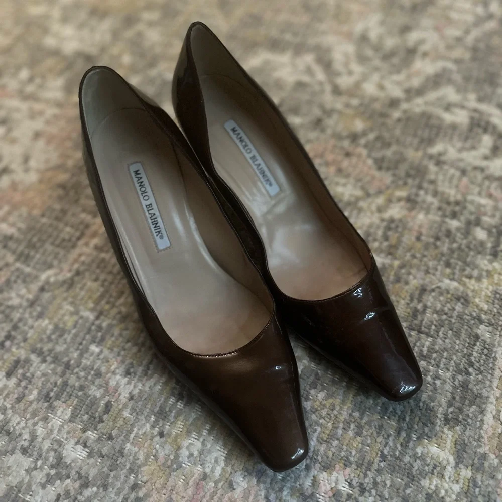 Manolo Blahnik Vintage Cache Square Toe Brown Patent Leather Block Heels Size 39
